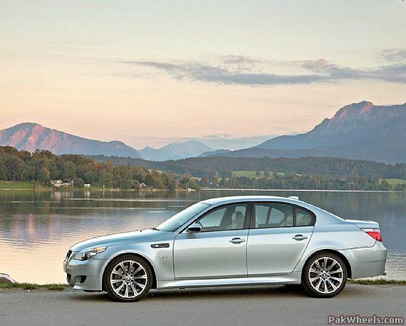 bmw_530_ci_i_(22)_FRT_PakWheels(com).jpg