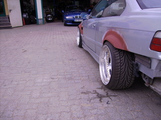 328coupe001xq3.jpg