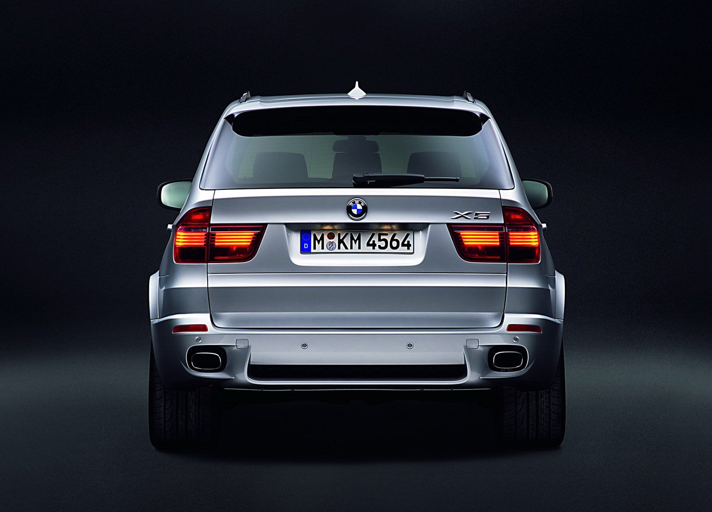 bmw-x5-pack-foto-trasera.jpg