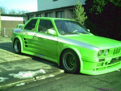 BMW-E30-T9rE.jpg