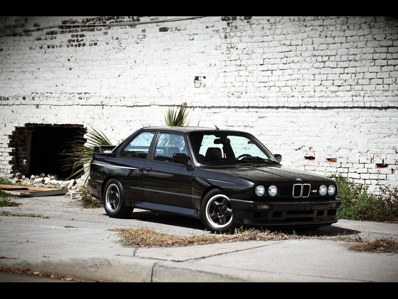 1988-BMW-e30-M3-Photography-by-Webb-Bland-The-Getaway-1024x768-model-araba-resimleri-duvar-kagidi-kagitlari.jpg
