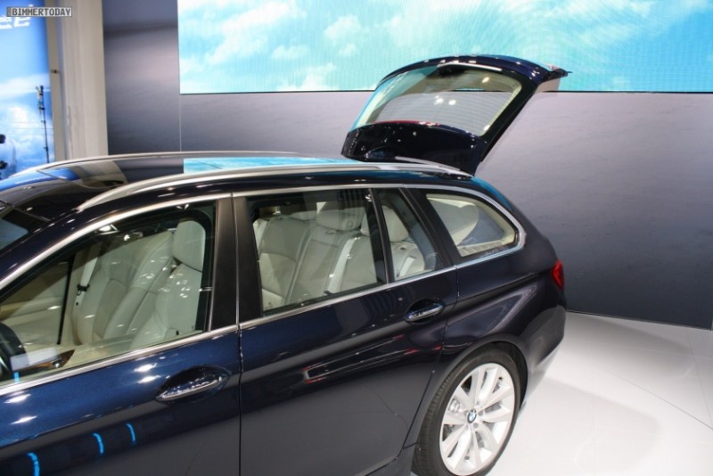 BMW-5er-Touring-F11-Imperialblau-021.JPG