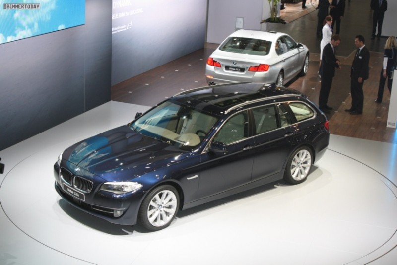 BMW-5er-Touring-F11-Imperialblau-40.JPG