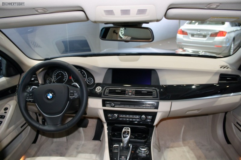 BMW-5er-Touring-F11-Imperialblau-141.JPG