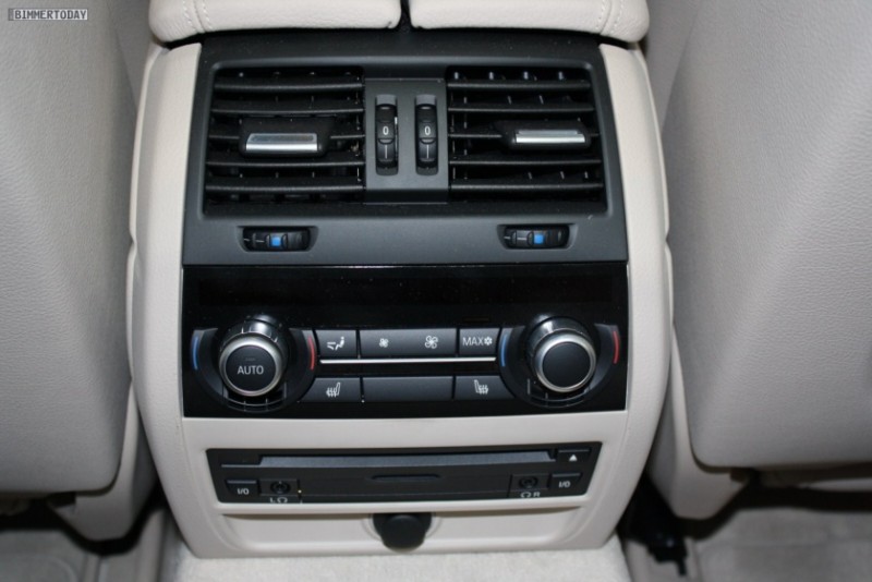 BMW-5er-Touring-F11-Imperialblau-151.JPG