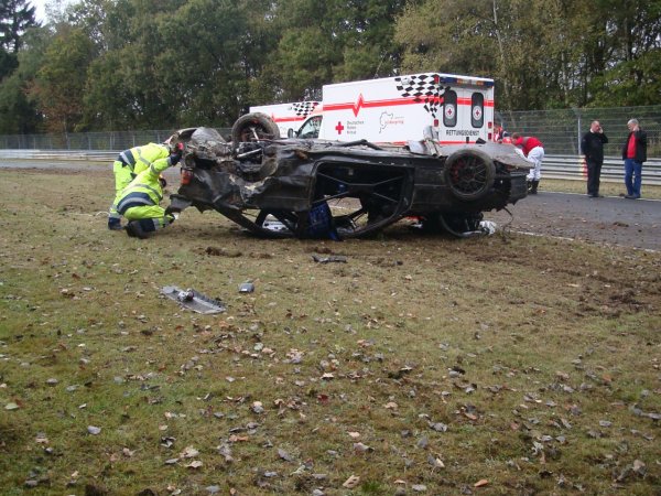 BMW_M3_en_MINI_crash_Nurburgring_1.JPG