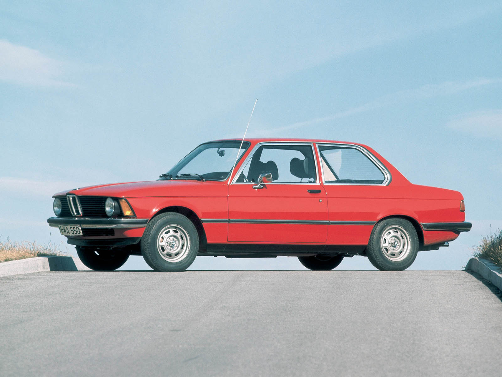 BMW 3 Series 1975 001.jpg