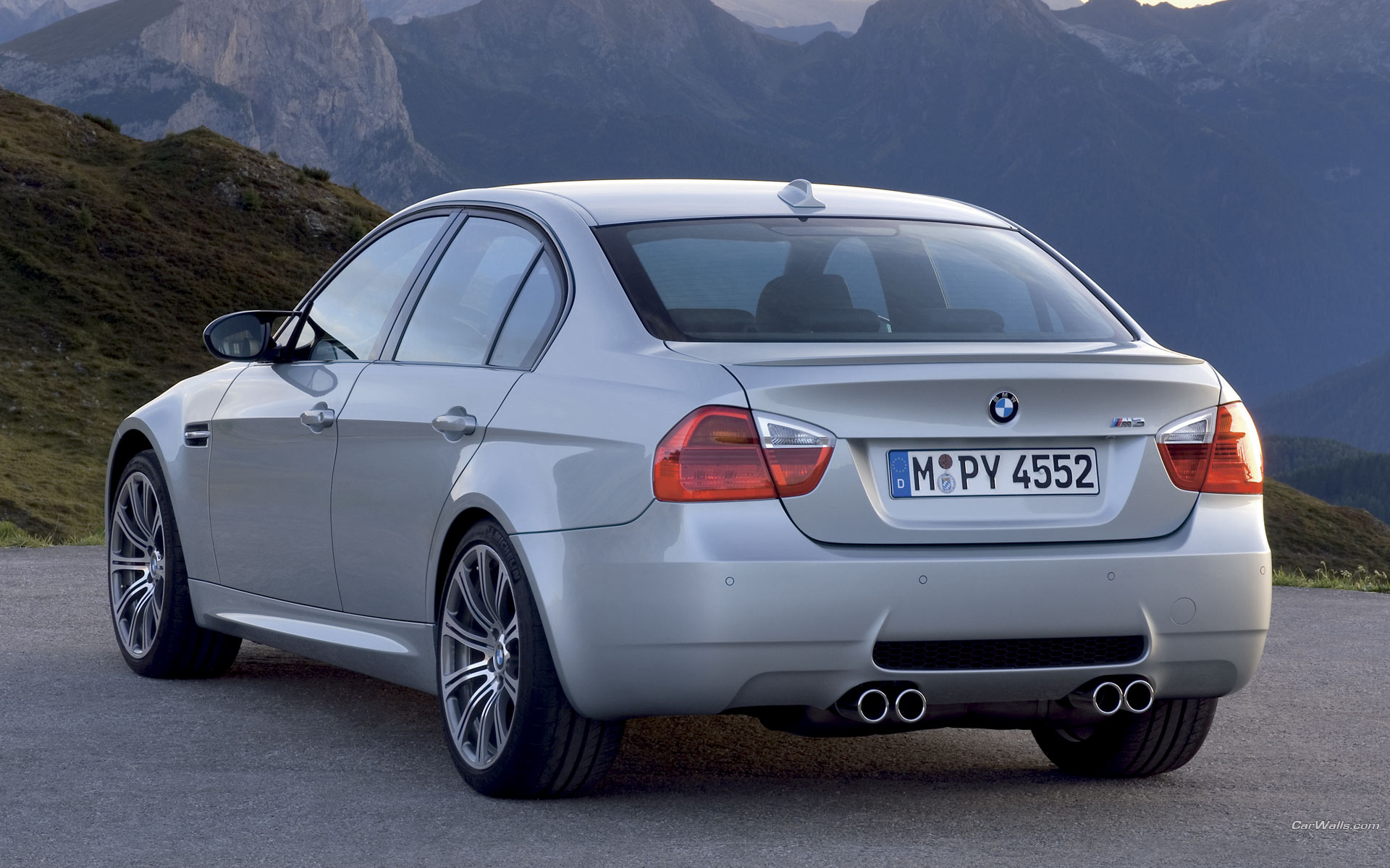 BMW_M3_Limousine_2008_08_1920x1200.jpg