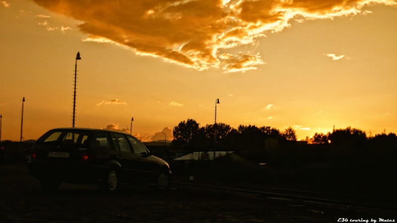 wallpaper3r_1366x768.jpg