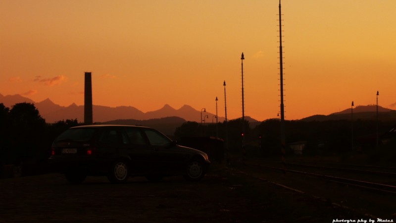 wallpaper2r_1366x768.jpg