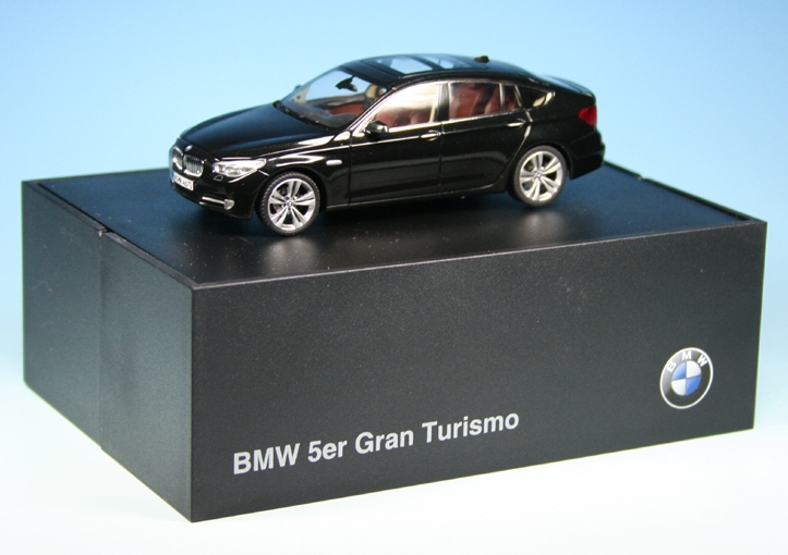 9060267_z7.jpg