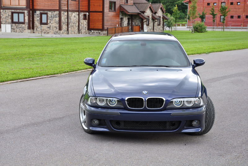 E39-528-BMWS-1.jpg