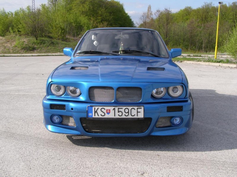 bmw e30.jpg