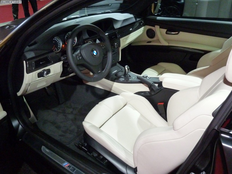BMW-M3-Coupé-Frozen-Black-Metallic-Performance-Parts-Paris-2010-11.JPG