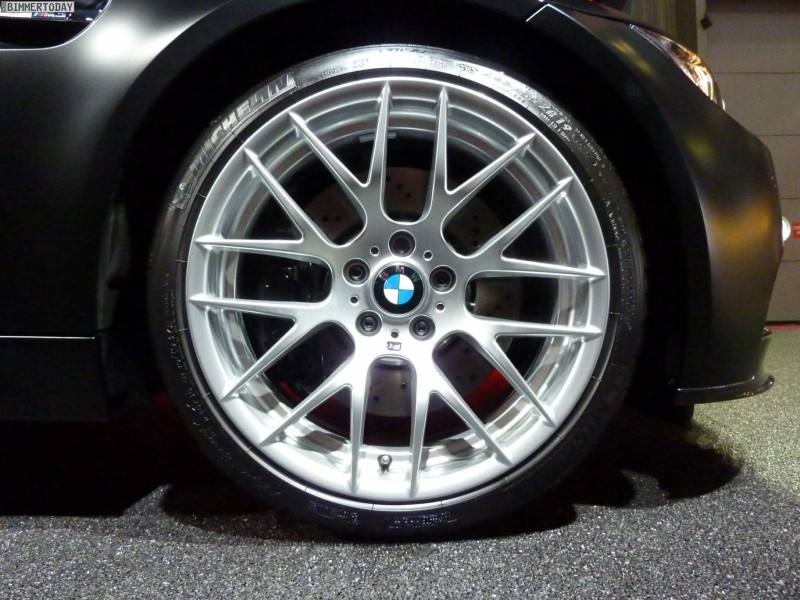 BMW-M3-Coupé-Frozen-Black-Metallic-Performance-Parts-Paris-2010-08.JPG