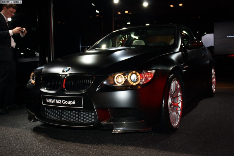 BMW-M3-Coupé-Frozen-Black-Metallic-Performance-Parts-Paris-2010-27.JPG