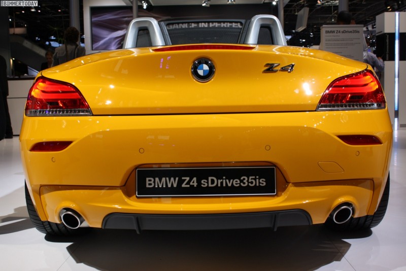 BMW-Z4-sDrive35is-Atacama-Gelb-Paris-2010-08.JPG