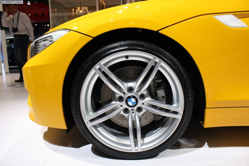 BMW-Z4-sDrive35is-Atacama-Gelb-Paris-2010-39.JPG