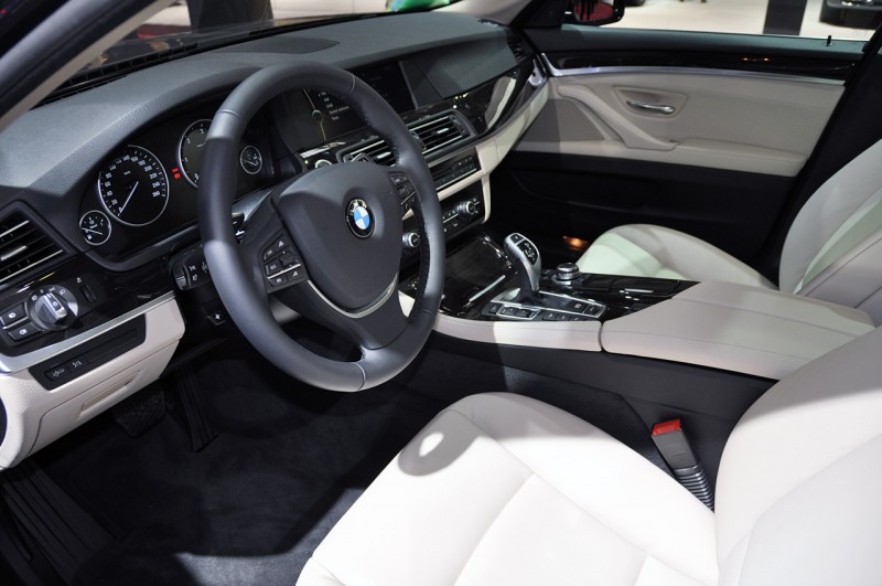 16bmw5seriestouringparis2010.jpg