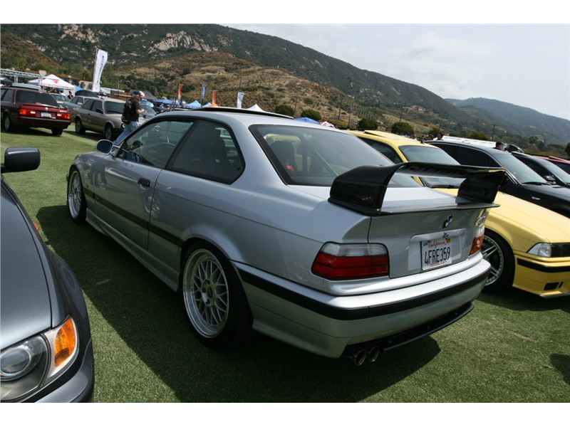 bmw_e36_m3_with_race_wing_6-800-600.jpg