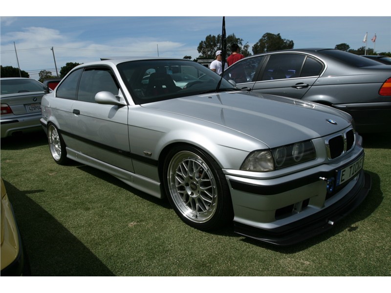 bmw_e36_m3_with_race_wing_2-800-600.jpg