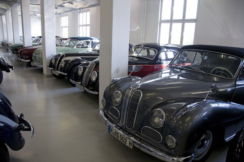 51bmwclassics.jpg