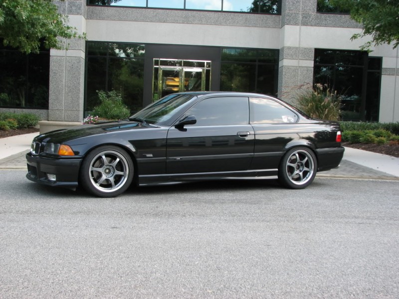 bmwm3002.jpg