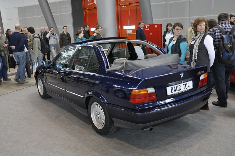 Retro-Classics-2010-Tag-2-Sonderschauen-f900x600-F4F4F2-C-abb74cf0-315023.jpg