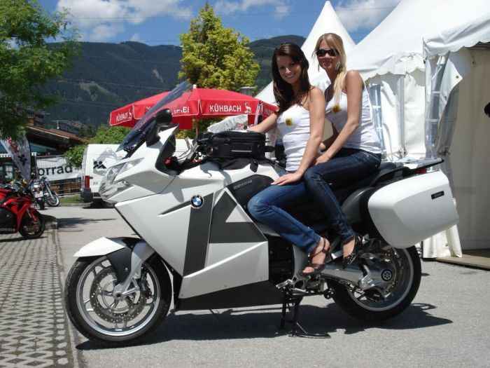 bmw_girls_24.jpg