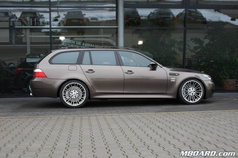 G-POWER_M5_E61_Touring_02_1024.JPG