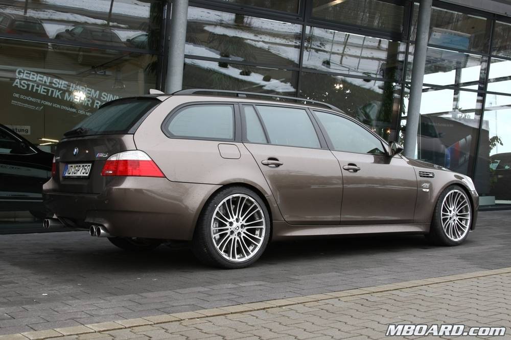 G-POWER_M5_E61_Touring_01_1024.JPG