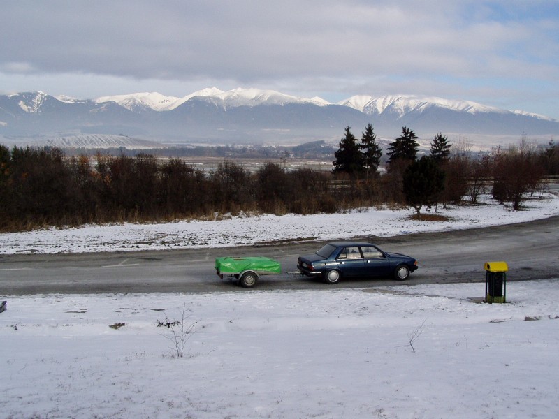 peugeot_305.JPG