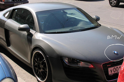 Audi-BMW-R8-lolz-01.jpg