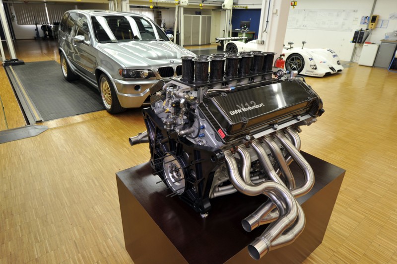 v12-004.jpg
