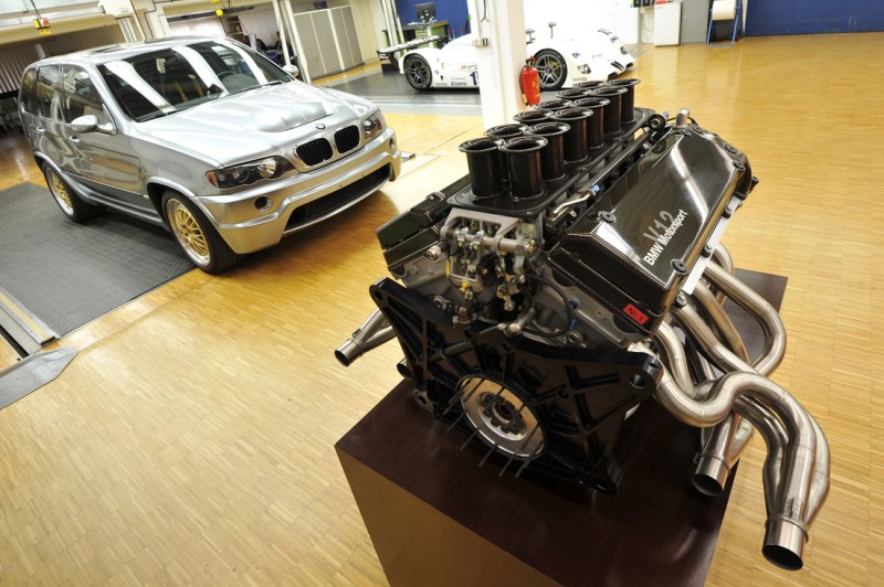 v12-001.jpg